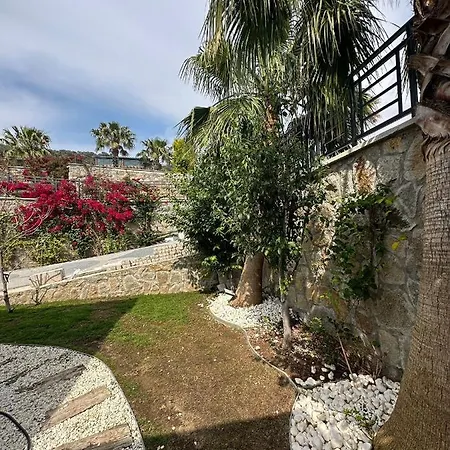 Hotell Falcon With Swimming Pool And Great Views Bodrum